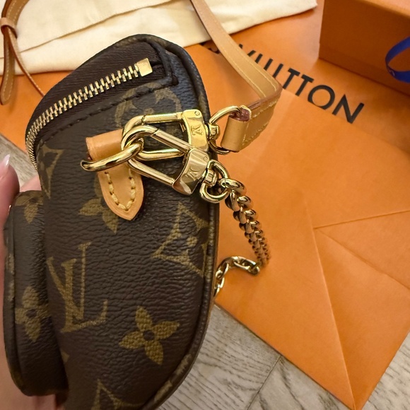 Louis Vuitton Mini Bumbag EXCELLENT condition - Picture 3 of 9